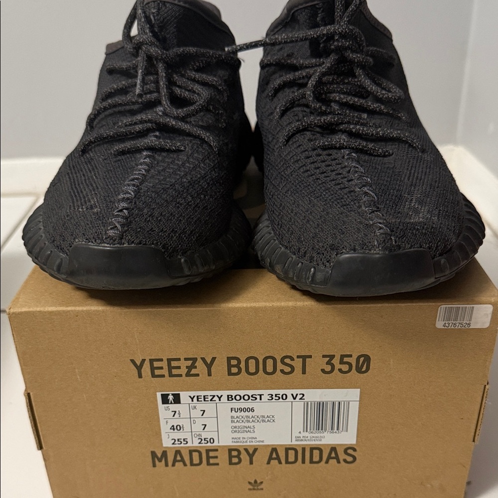 Adidas Yeezy Boost 350 V2 Triple Black